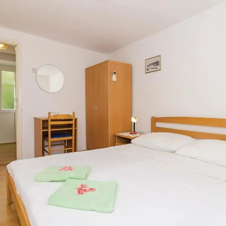 Three-Bedroom Apartment In Zaton Veliki Lägenhet *