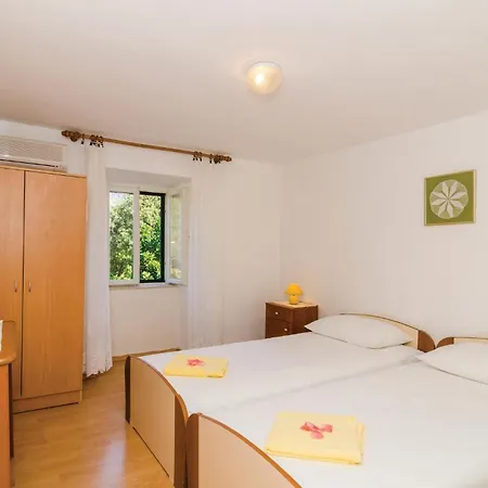 Three-Bedroom Apartment In Zaton Veliki *