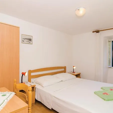 Three-Bedroom Apartment In Zaton Veliki Lägenhet