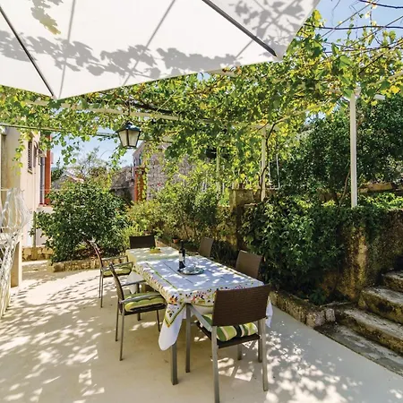 Three-Bedroom Apartment In Zaton Veliki Zaton (Dubrovnik-Neretva)