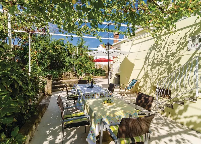Three-bedroom In Veliki Zaton (Dubrovnik-Neretva)