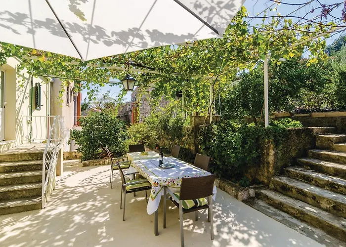 Three-bedroom In Veliki Zaton (Dubrovnik-Neretva)