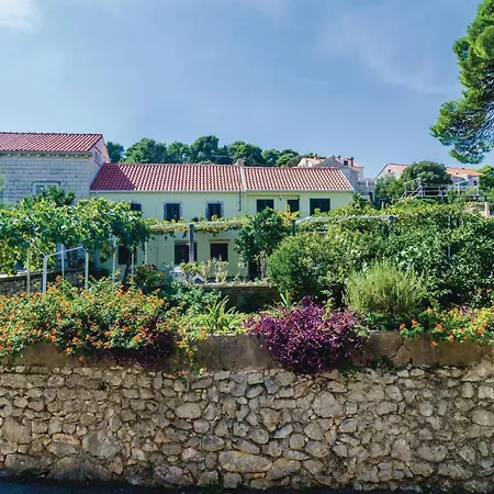 Three-Bedroom Apartment In Zaton Veliki Apartman Zaton (Dubrovnik-Neretva)