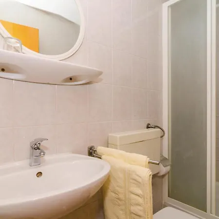 Three-Bedroom Apartment In Zaton Veliki Zaton (Dubrovnik-Neretva)