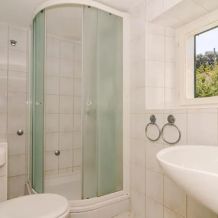 Three-bedroom In Veliki Apartament *